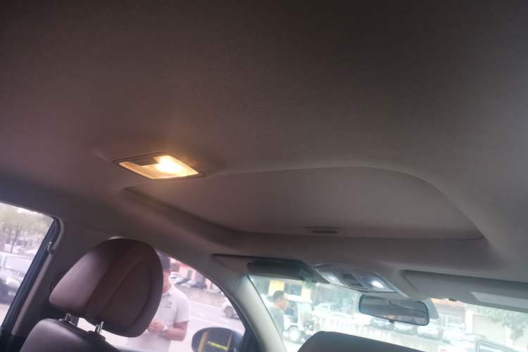 Used Hyundai Tucson 2015 1.6T Dual-Clutch Two-Wheel-Drive Smart Model Interior 6