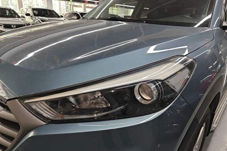Used Hyundai Tucson 2015 1.6T Dual-Clutch Two-Wheel-Drive Smart Model Left Front Headlight