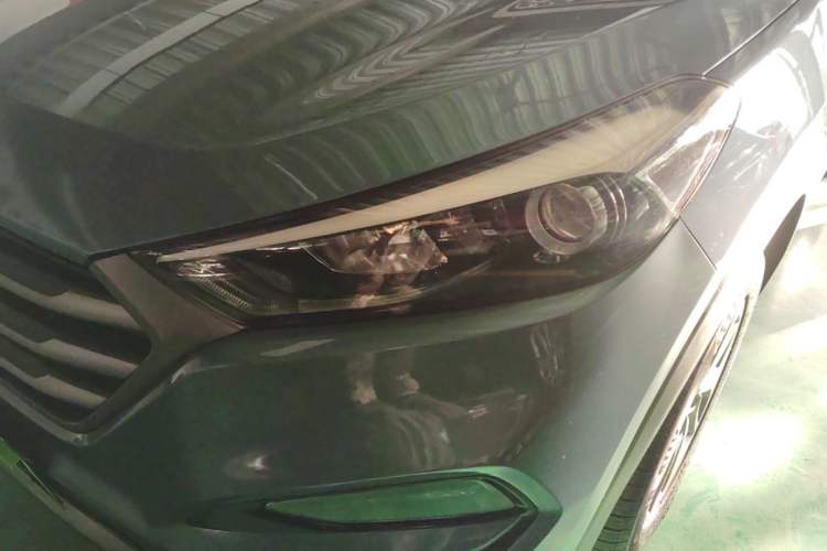 Used Hyundai Tucson 2015 1.6T Dual-Clutch Two-Wheel-Drive Smart Model Left Front Headlight