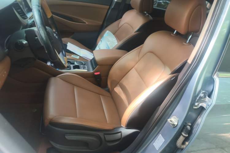 Used Hyundai Tucson 2015 1.6T Dual-Clutch Two-Wheel-Drive Leading Model Left Front Seat