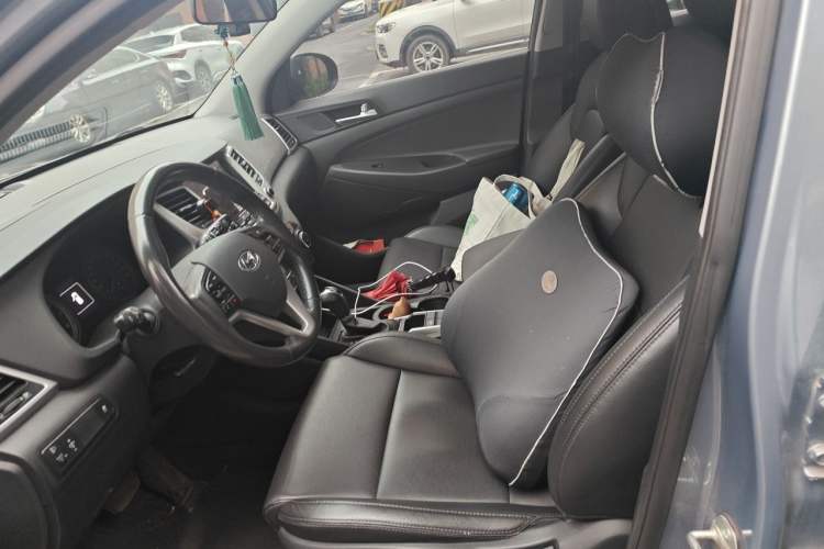 Used Hyundai Tucson 2015 1.6T Dual-Clutch Two-Wheel-Drive Smart Model Left Front Seat