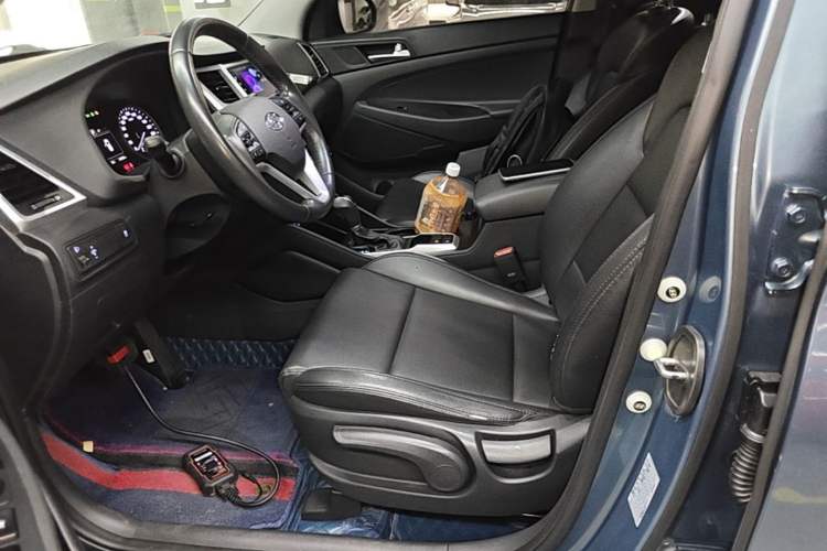 Used Hyundai Tucson 2015 1.6T Dual-Clutch Two-Wheel-Drive Smart Model Left Front Seat