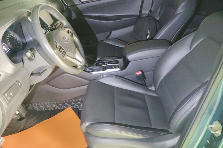 Used Hyundai Tucson 2015 1.6T Dual-Clutch Two-Wheel-Drive Smart Model Left Front Seat