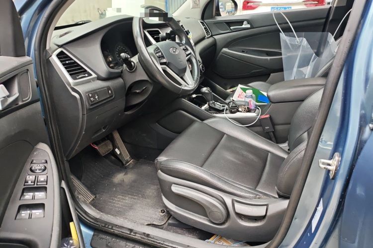 Used Hyundai Tucson 2015 1.6T Dual-Clutch Two-Wheel-Drive Smart Model Left Front Seat