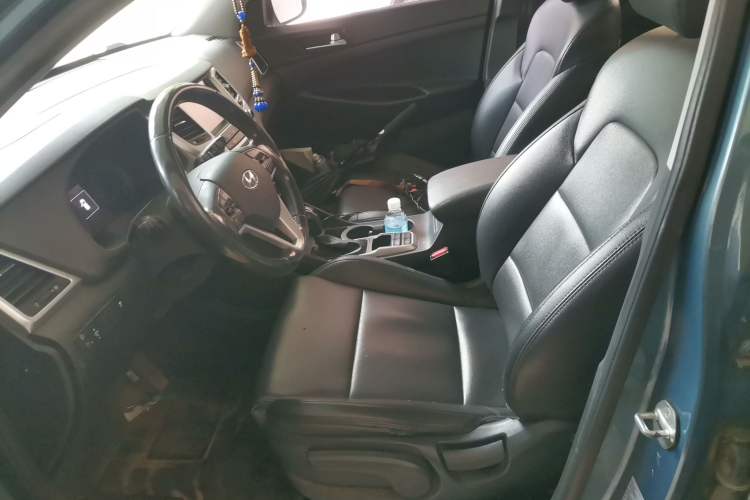 Used Hyundai Tucson 2015 1.6T Dual-Clutch Two-Wheel-Drive Smart Model Left Front Seat