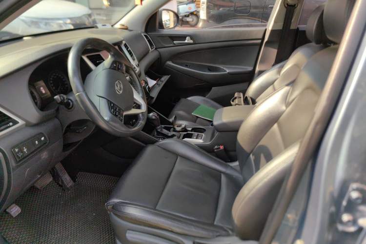 Used Hyundai Tucson 2015 1.6T Dual-Clutch Two-Wheel-Drive Leading Model Left Front Seat