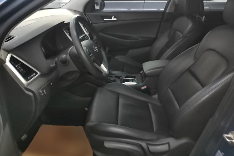 Used Hyundai Tucson 2015 1.6T Dual-Clutch Two-Wheel-Drive Smart Model Left Front Seat