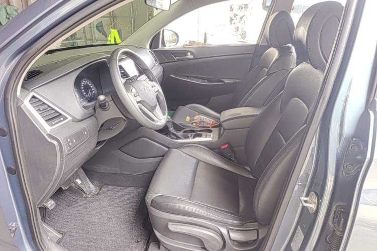 Used Hyundai Tucson 2015 1.6T Dual-Clutch Two-Wheel-Drive Smart Model Left Front Seat