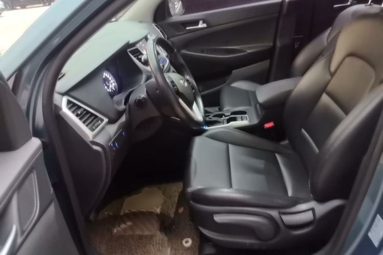 Used Hyundai Tucson 2015 1.6T Dual-Clutch Two-Wheel-Drive Smart Model Left Front Seat