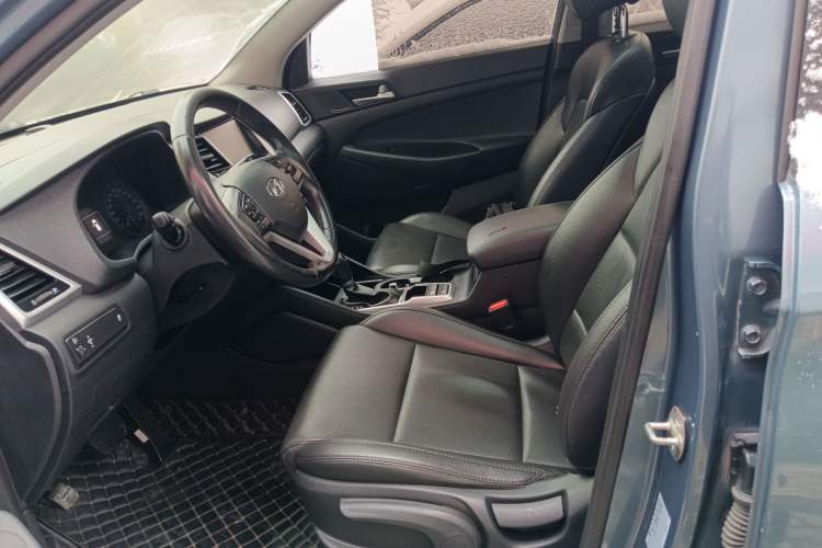 Used Hyundai Tucson 2015 1.6T Dual-Clutch Two-Wheel-Drive Smart Model Left Front Seat