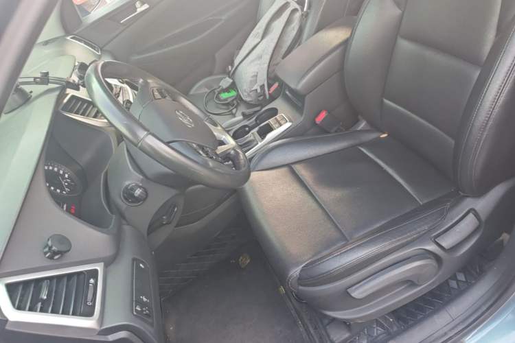Used Hyundai Tucson 2015 1.6T Dual-Clutch Two-Wheel-Drive Smart Model Left Front Seat