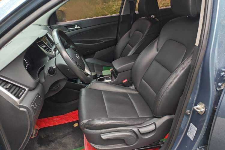 Used Hyundai Tucson 2015 1.6T Dual-Clutch Two-Wheel-Drive Smart Model Left Front Seat