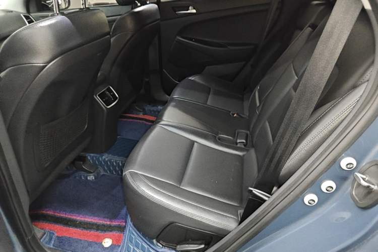 Used Hyundai Tucson 2015 1.6T Dual-Clutch Two-Wheel-Drive Smart Model Left Rear Seat