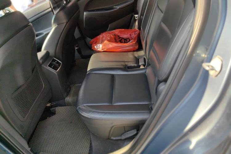 Used Hyundai Tucson 2015 1.6T Dual-Clutch Two-Wheel-Drive Leading Model Left Rear Seat