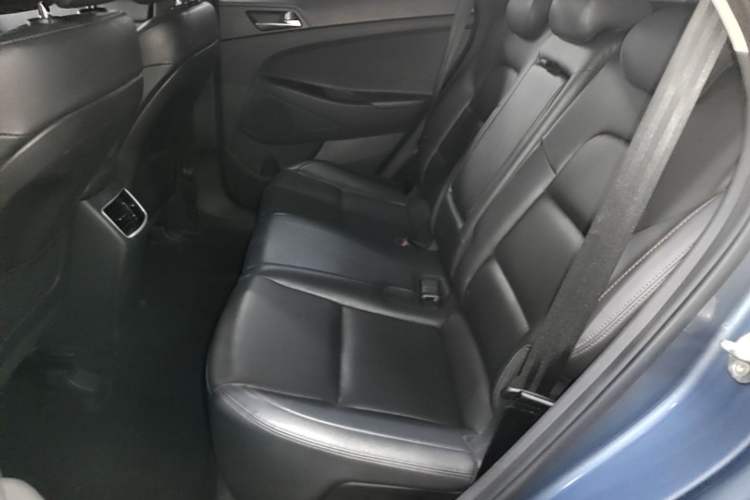 Used Hyundai Tucson 2015 1.6T Dual-Clutch Two-Wheel-Drive Smart Model Left Rear Seat
