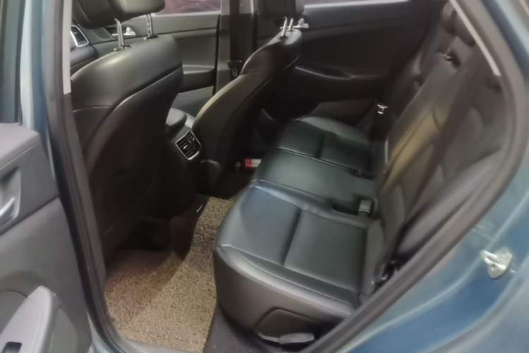 Used Hyundai Tucson 2015 1.6T Dual-Clutch Two-Wheel-Drive Smart Model Left Rear Seat