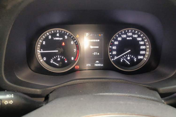 Used Hyundai Tucson 2015 1.6T Dual-Clutch Four-Wheel Drive Flagship Model Odometer Close Up