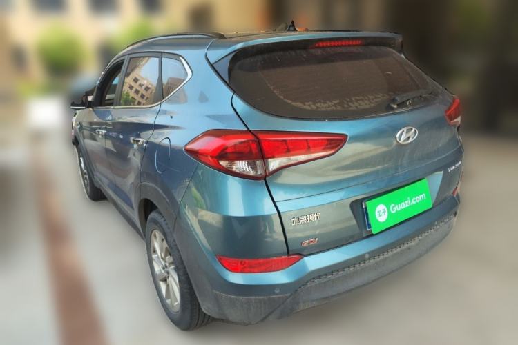 Used Hyundai Tucson 2015 2.0L Automatic Two-Wheel Drive Smart Version Rear Left 45 Deg