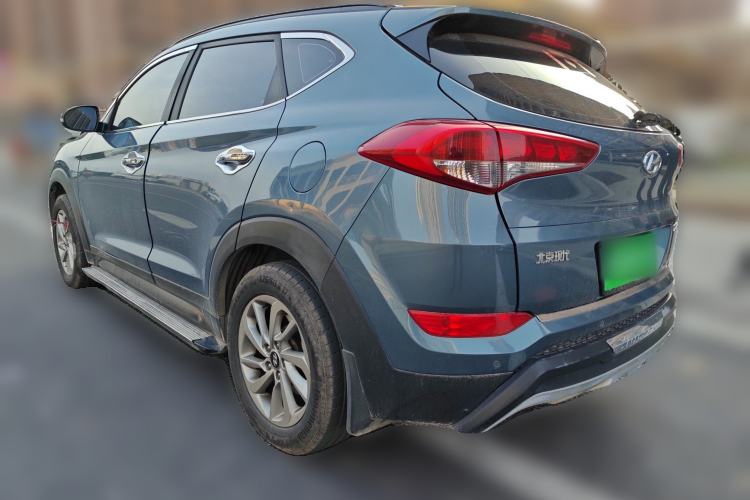 Used Hyundai Tucson 2015 2.0L Automatic Two-Wheel Drive Smart Version Rear Left 45 Deg