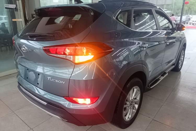 Used Hyundai Tucson 2015 1.6T Dual-Clutch Two-Wheel-Drive Smart Model Rear Right 45 Deg