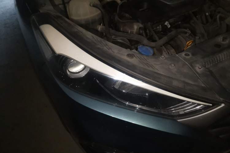 Used Hyundai Tucson 2015 1.6T Dual-Clutch Two-Wheel-Drive Smart Model Right Front Headlight