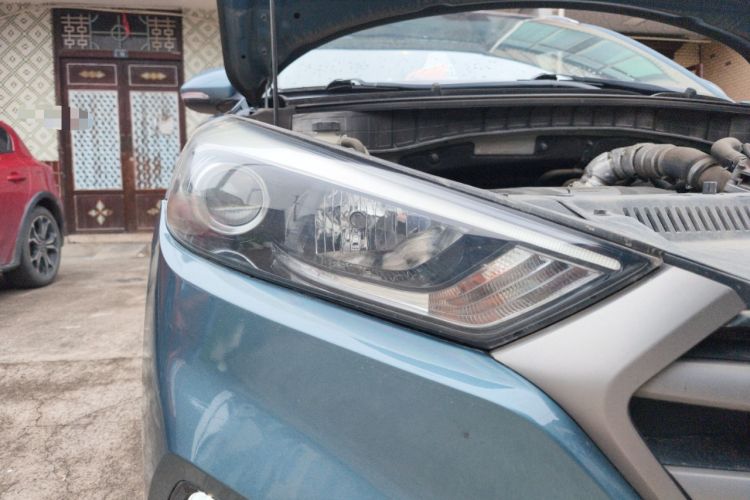 Used Hyundai Tucson 2015 1.6T Dual-Clutch Two-Wheel-Drive Smart Model Right Front Headlight