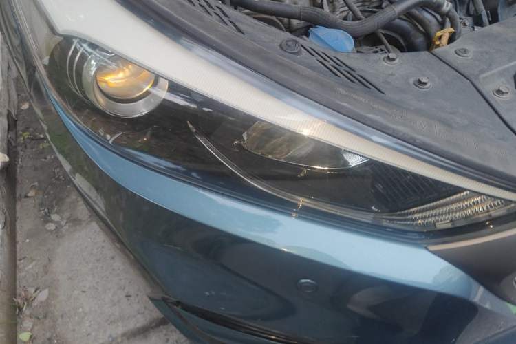 Used Hyundai Tucson 2015 1.6T Dual-Clutch Two-Wheel-Drive Smart Model Right Front Headlight