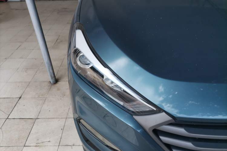 Used Hyundai Tucson 2015 1.6T Dual-Clutch Two-Wheel-Drive Smart Model Right Front Headlight