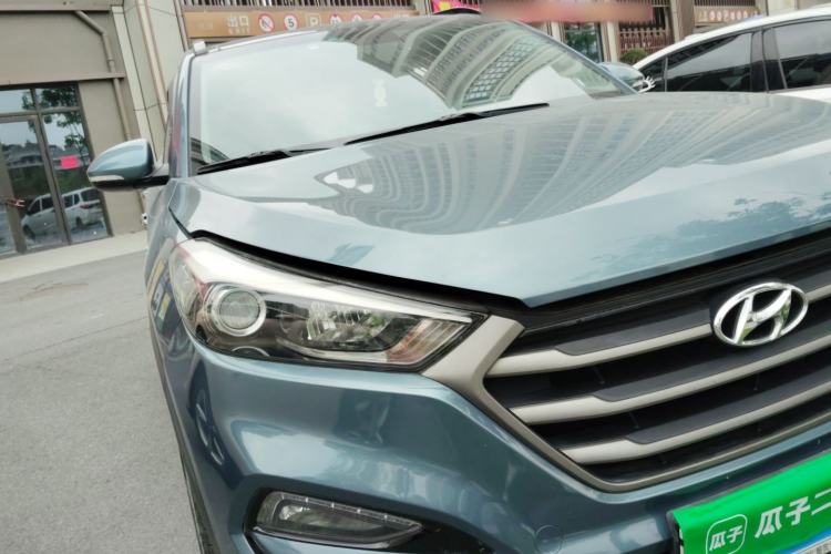 Used Hyundai Tucson 2015 1.6T Dual-Clutch Two-Wheel-Drive Smart Model Right Front Headlight