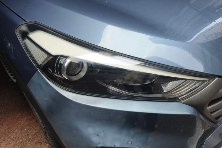 Used Hyundai Tucson 2015 1.6T Dual-Clutch Two-Wheel-Drive Smart Model Right Front Headlight