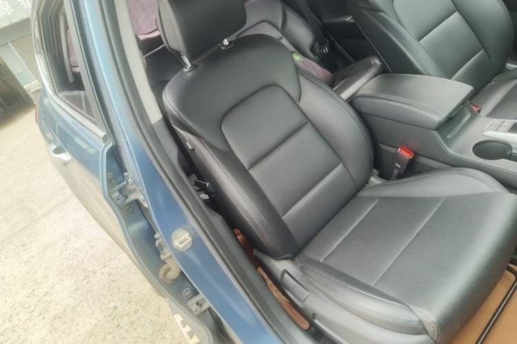 Used Hyundai Tucson 2015 1.6T Dual-Clutch Two-Wheel-Drive Smart Model Right Front Seat