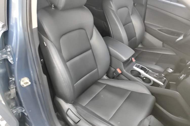 Used Hyundai Tucson 2015 1.6T Dual-Clutch Two-Wheel-Drive Smart Model Right Front Seat