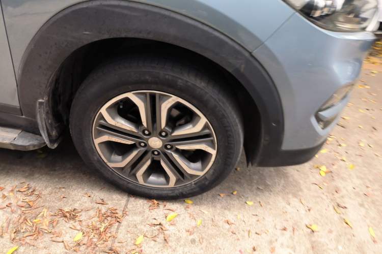 Used Hyundai Tucson 2015 1.6T Dual-Clutch Four-Wheel Drive Flagship Model Right Front Wheel Hub