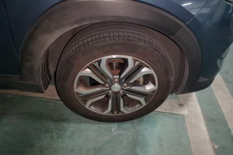 Used Hyundai Tucson 2015 1.6T Dual-Clutch Four-Wheel Drive Flagship Model Right Front Wheel Hub