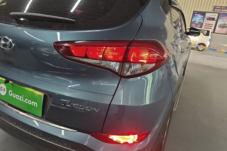 Used Hyundai Tucson 2015 1.6T Dual-Clutch Two-Wheel-Drive Smart Model Right Rear Taillight