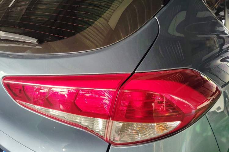 Used Hyundai Tucson 2015 1.6T Dual-Clutch Two-Wheel-Drive Smart Model Right Rear Taillight