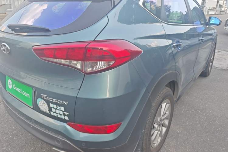 Used Hyundai Tucson 2015 1.6T Dual-Clutch Two-Wheel-Drive Smart Model Right Rear Taillight