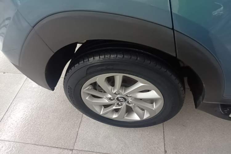 Used Hyundai Tucson 2015 1.6T Dual-Clutch Two-Wheel-Drive Smart Model Right Rear Wheel Hub