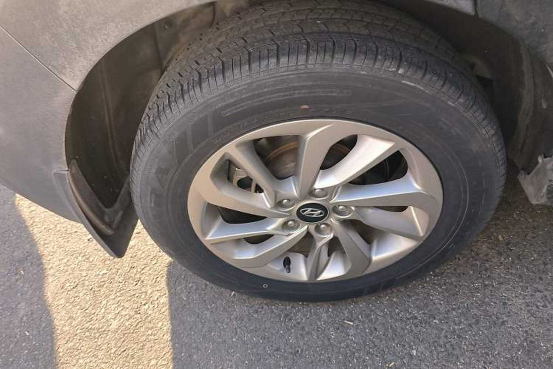 Used Hyundai Tucson 2015 1.6T Dual-Clutch Two-Wheel-Drive Smart Model Right Rear Wheel Hub