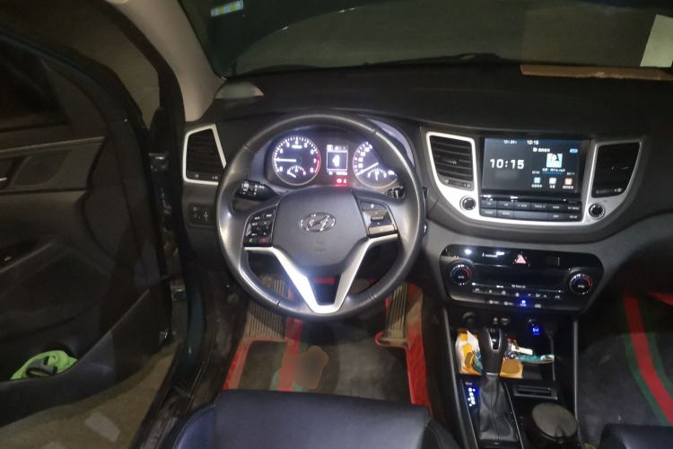 Used Hyundai Tucson 2015 1.6T Dual-Clutch Two-Wheel-Drive Smart Model Steering Wheel