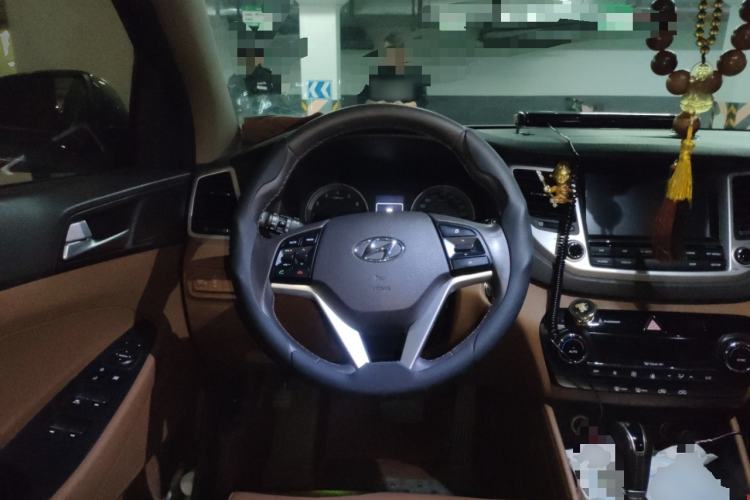 Used Hyundai Tucson 2015 1.6T Dual-Clutch Two-Wheel-Drive Smart Model Steering Wheel