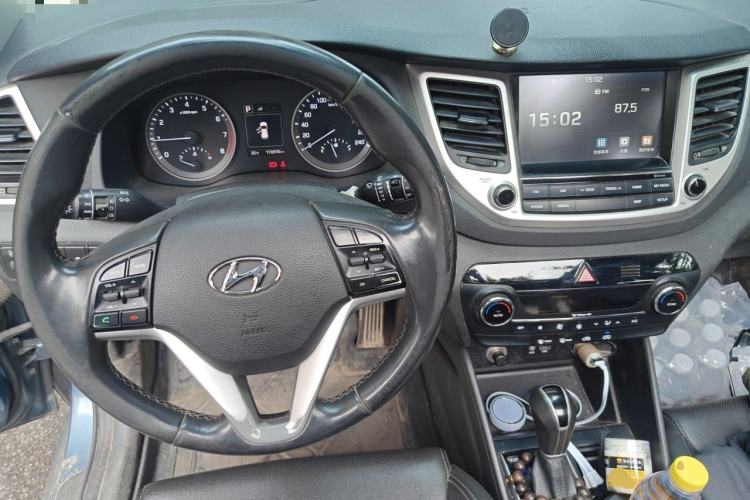 Used Hyundai Tucson 2015 1.6T Dual-Clutch Two-Wheel-Drive Leading Model Steering Wheel