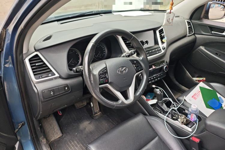 Used Hyundai Tucson 2015 1.6T Dual-Clutch Two-Wheel-Drive Smart Model Steering Wheel