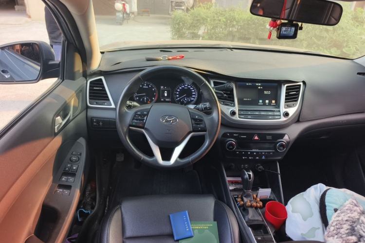 Used Hyundai Tucson 2015 1.6T Dual-Clutch Two-Wheel-Drive Smart Model Steering Wheel