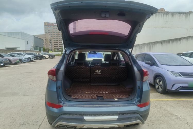 Used Hyundai Tucson 2015 1.6T Dual-Clutch Two-Wheel-Drive Smart Model Trunk