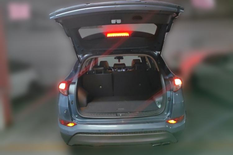 Used Hyundai Tucson 2015 1.6T Dual-Clutch Two-Wheel-Drive Smart Model Trunk