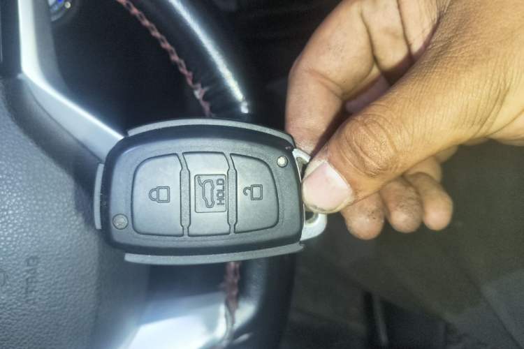 Used Hyundai Tucson 2015 1.6T Dual-Clutch Two-Wheel-Drive Smart Model Vehicle Key