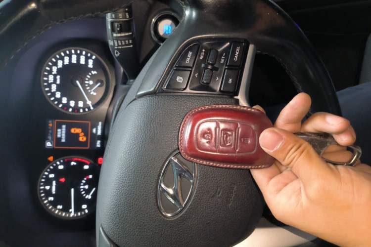 Used Hyundai Tucson 2015 1.6T Dual-Clutch Four-Wheel Drive Flagship Model Vehicle Key