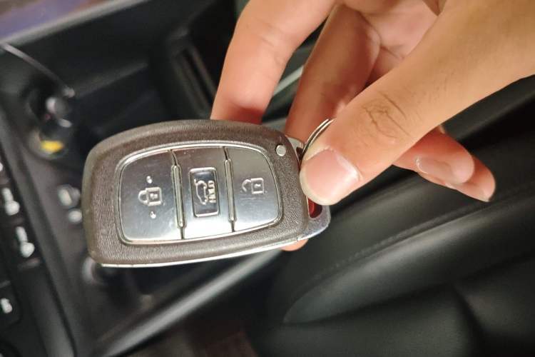 Used Hyundai Tucson 2015 1.6T Dual-Clutch Two-Wheel-Drive Smart Model Vehicle Key