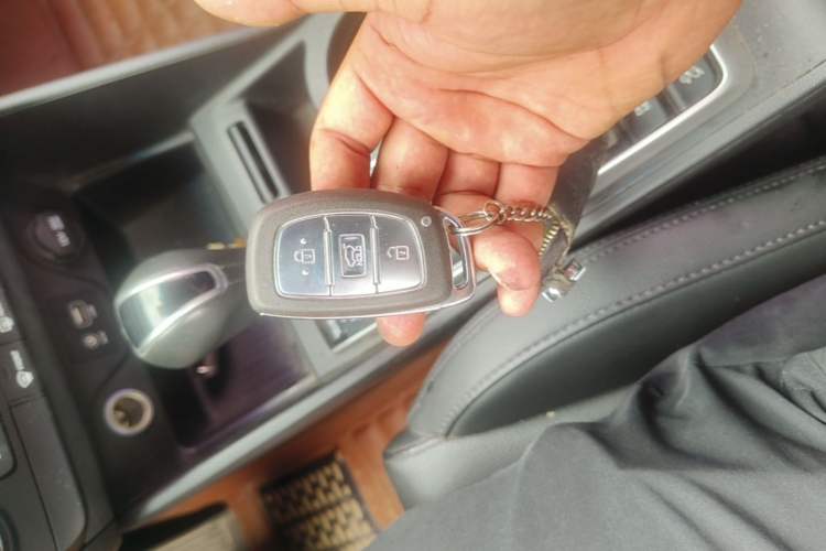 Used Hyundai Tucson 2015 1.6T Dual-Clutch Two-Wheel-Drive Smart Model Vehicle Key